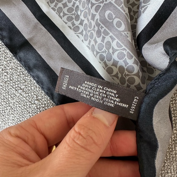 Coach silk scarf - Picture 4 of 5